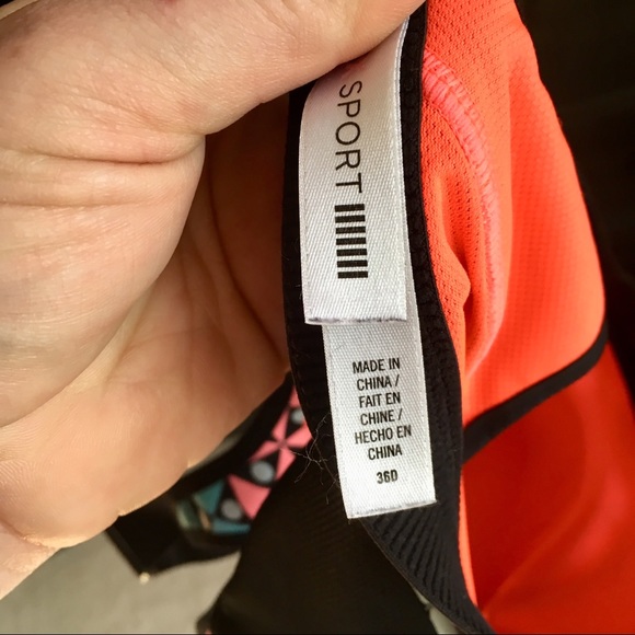 *SOLD*Victoria Secret Sport’s Bra - Picture 6 of 6